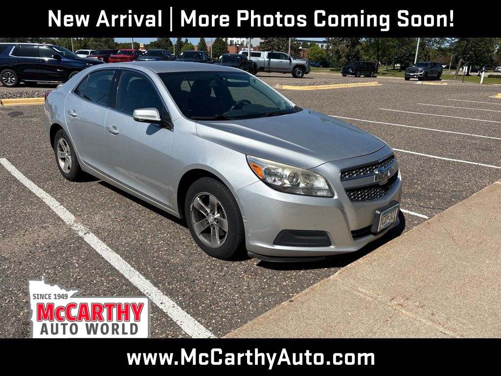 Silver Ice Metallic 2013 Chevrolet Malibu Sedan Front-Wheel Drive 6-Speed Automatic Overdrive