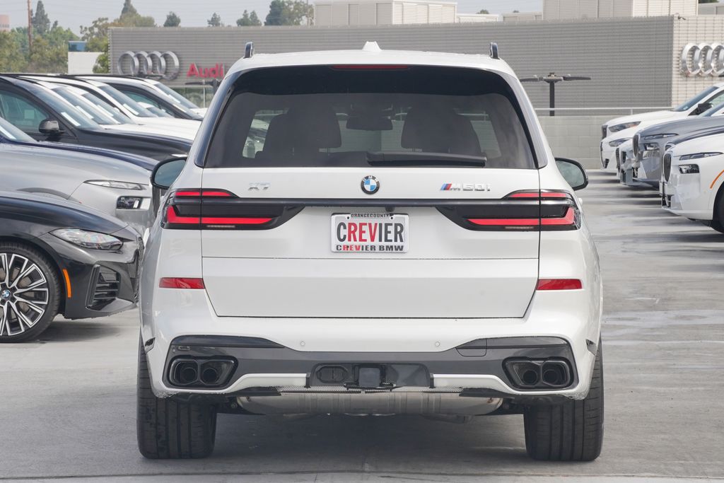 2025 BMW X7 M60i 6