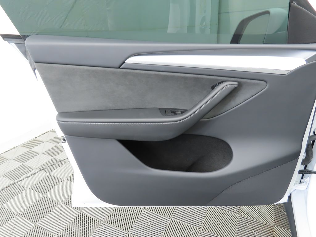 Thumbnail: 2024 Tesla Model Y - 24