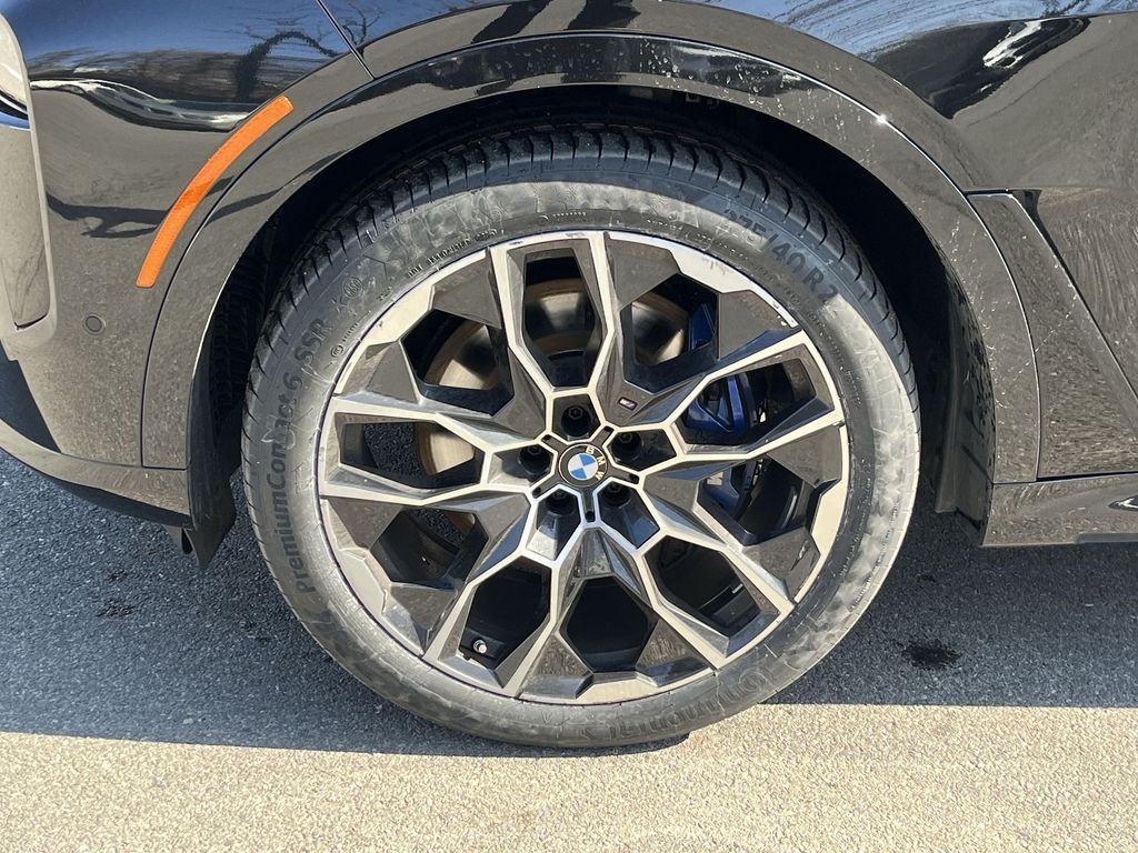 Thumbnail: 2024 BMW X7 - 10