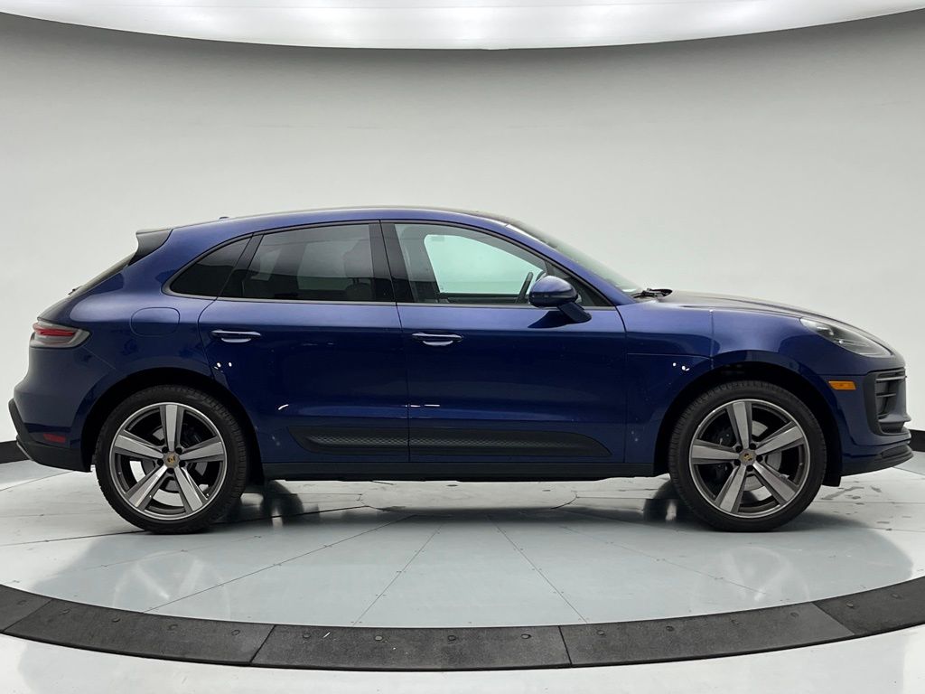 Thumbnail: 2025 Porsche Macan - 8