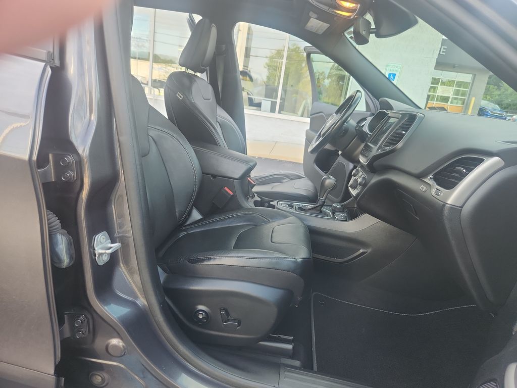 2021 Jeep Cherokee Latitude Lux Gray at Subaru and VW of Moon Township