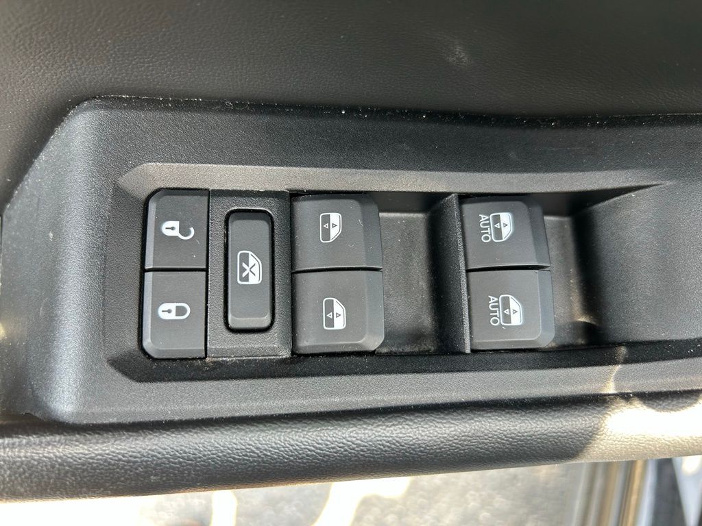 Thumbnail: 2023 Jeep Grand Cherokee L - 18