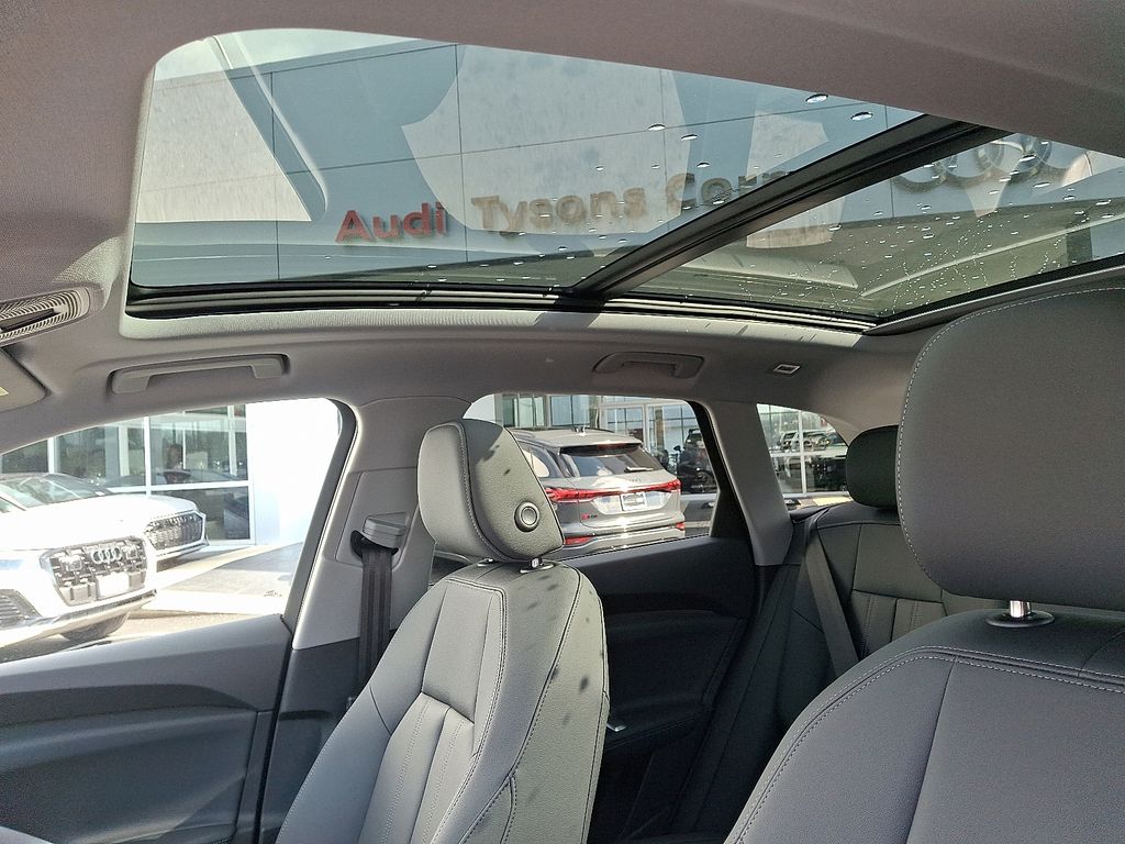 Thumbnail: 2026 Audi Q5 - 11