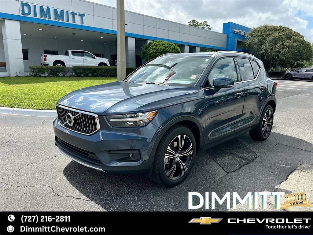 Denim Blue Metallic 2022 Volvo XC40 SUV / Crossover Front-Wheel Drive Automatic