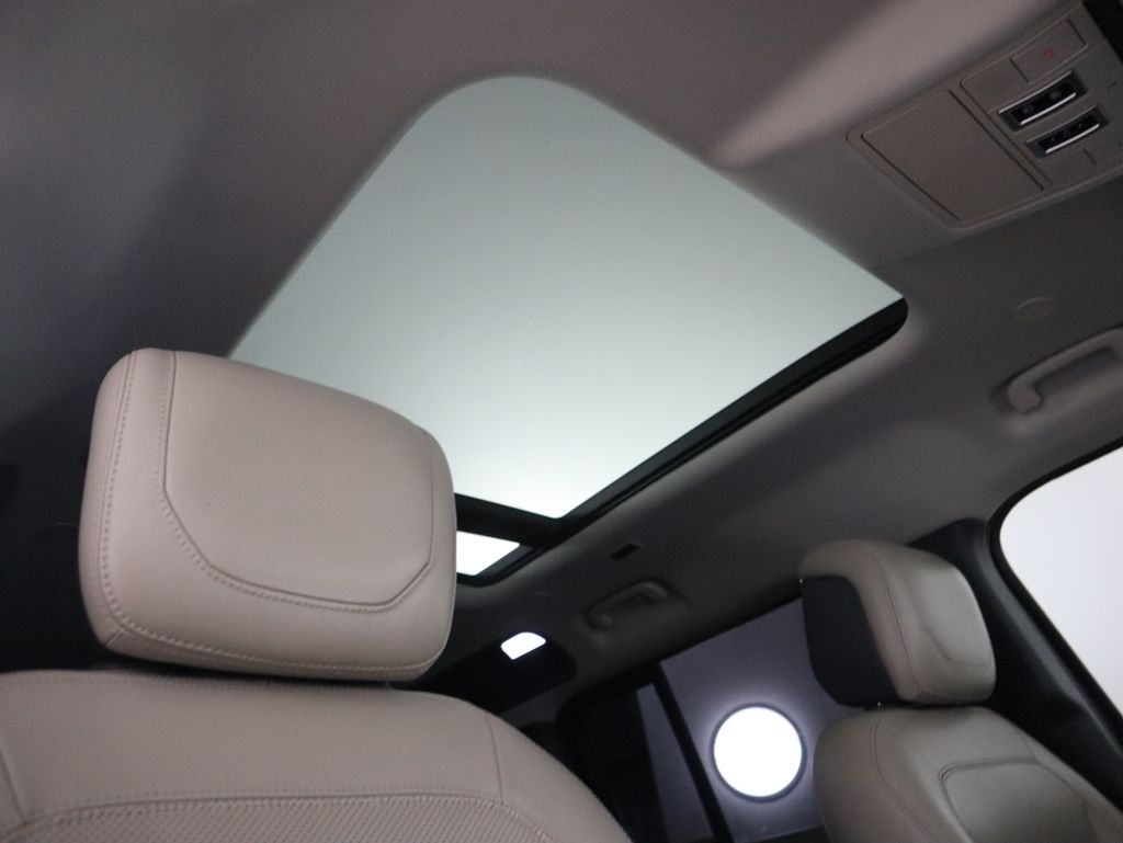 Thumbnail: 2020 Land Rover Defender - 19