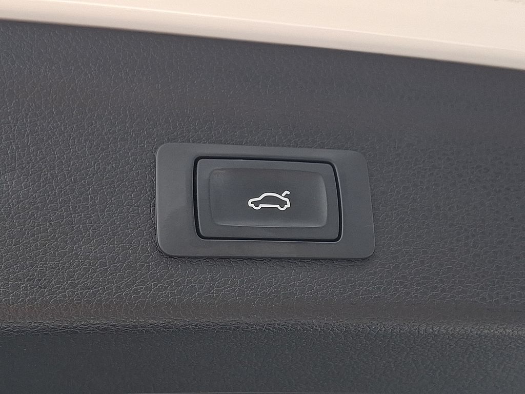 Thumbnail: 2023 Audi Q3 - 27