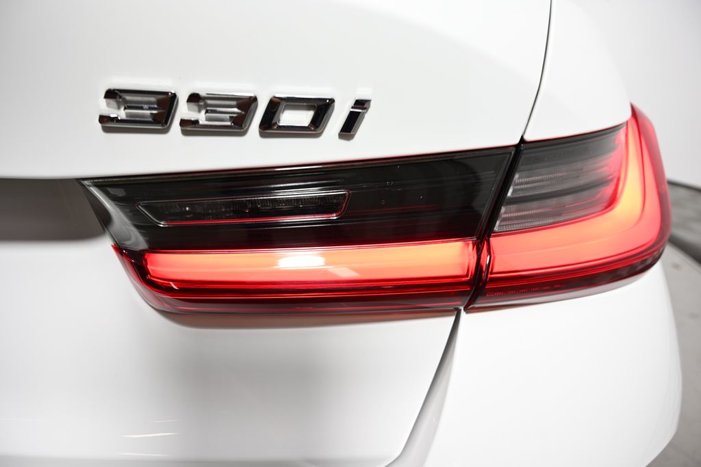 Thumbnail: 2023 BMW 3 Series - 11