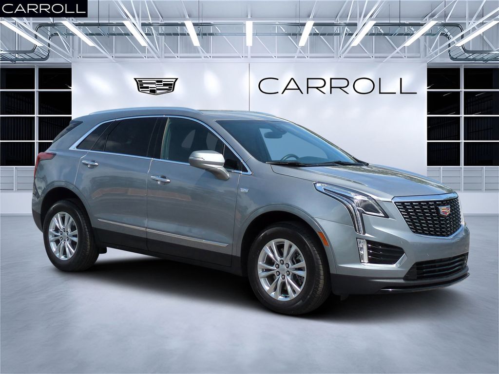 Argent Silver Metallic 2025 Cadillac XT5 Luxury FWD SUV / Crossover Front-Wheel Drive 9-Speed Automatic