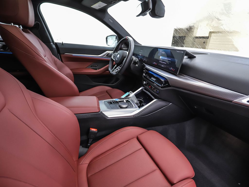 Thumbnail: 2025 BMW i4 - 30