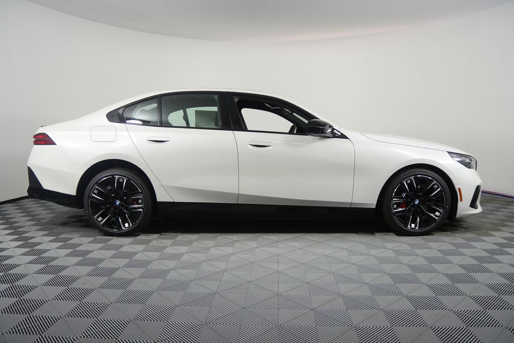 Thumbnail: 2025 BMW i5 - 2