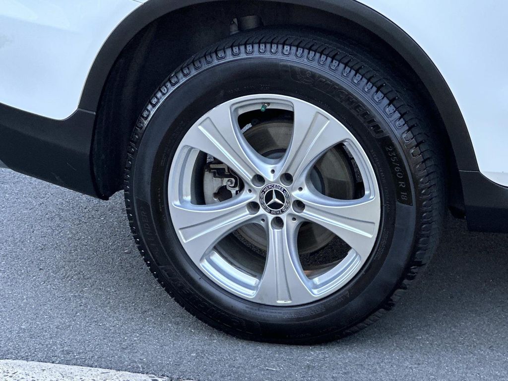 Thumbnail: 2018 Mercedes-Benz GLC - 10