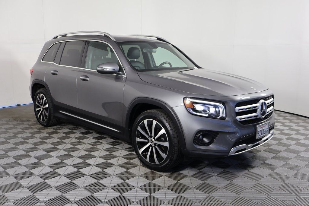 Thumbnail: 2021 Mercedes-Benz GLB - 3