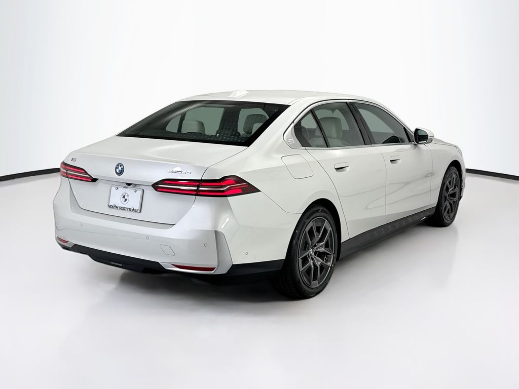 Thumbnail: 2026 BMW i5 - 5
