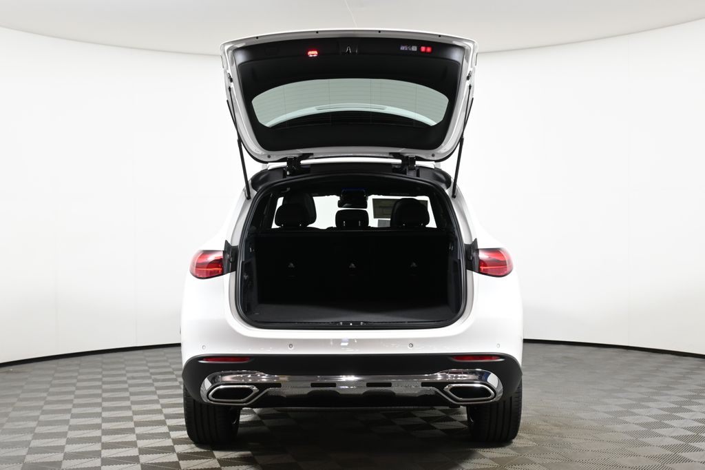 Thumbnail: 2025 Mercedes-Benz GLC - 25