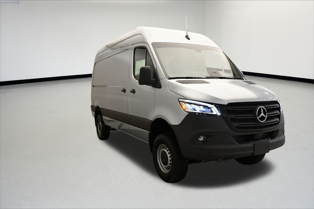 Thumbnail: 2025 Mercedes-Benz Sprinter - 4