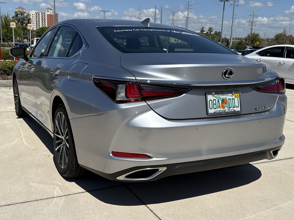 Thumbnail: 2025 Lexus ES - 10