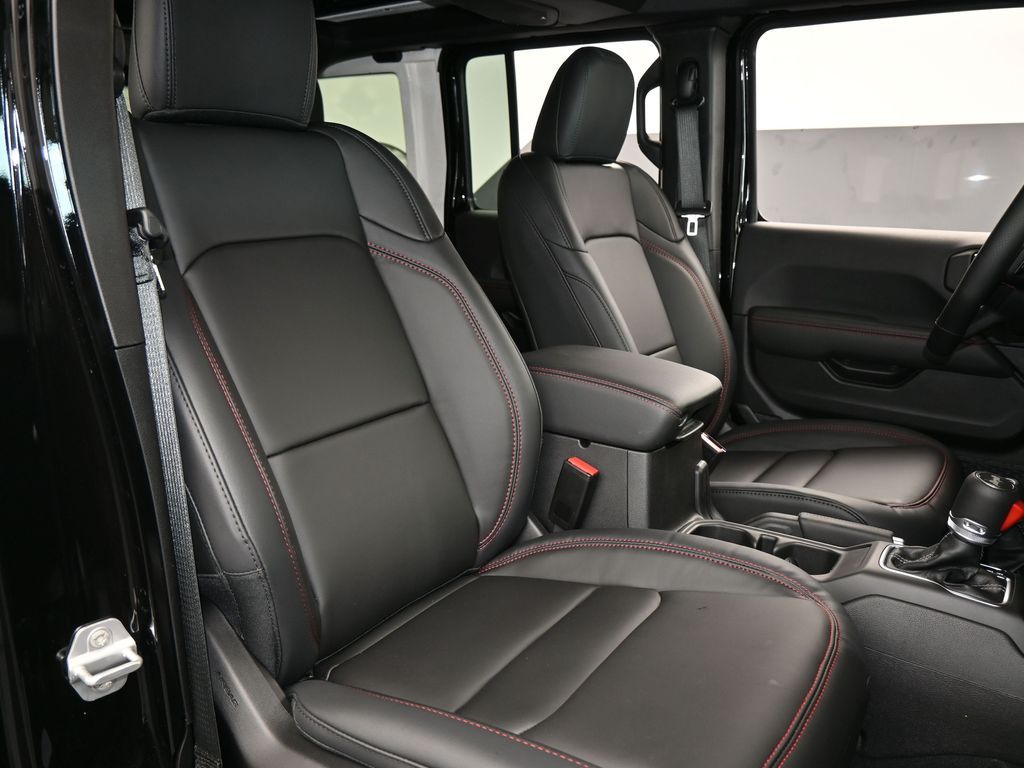 New 2026 Black Clearcoat Jeep  image 39