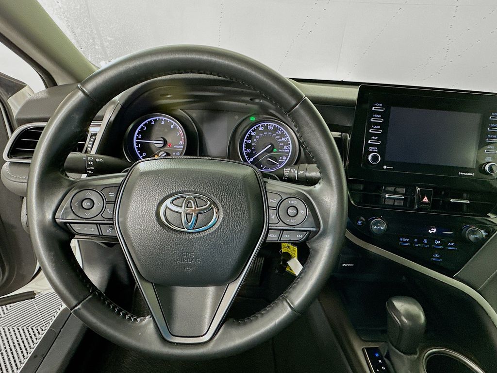 Thumbnail: 2022 Toyota Camry - 11