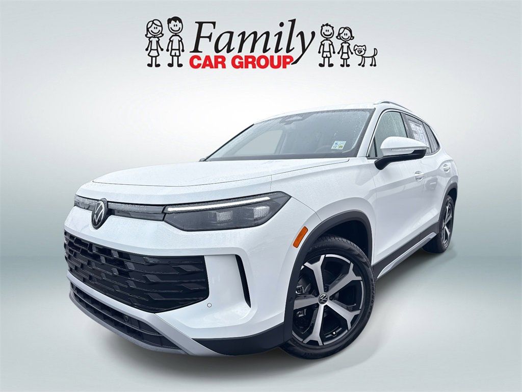 pure white 2026 Volkswagen Tiguan SUV / Crossover Front-Wheel Drive 8-Speed Automatic