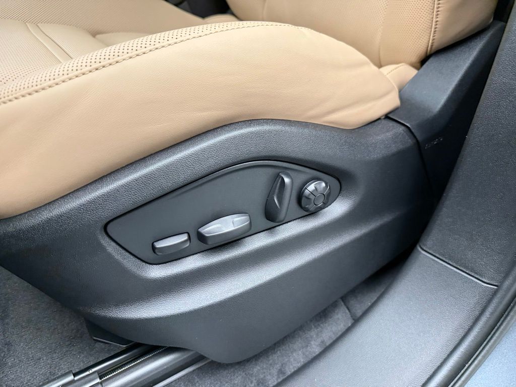 Thumbnail: 2026 Porsche Cayenne - 22