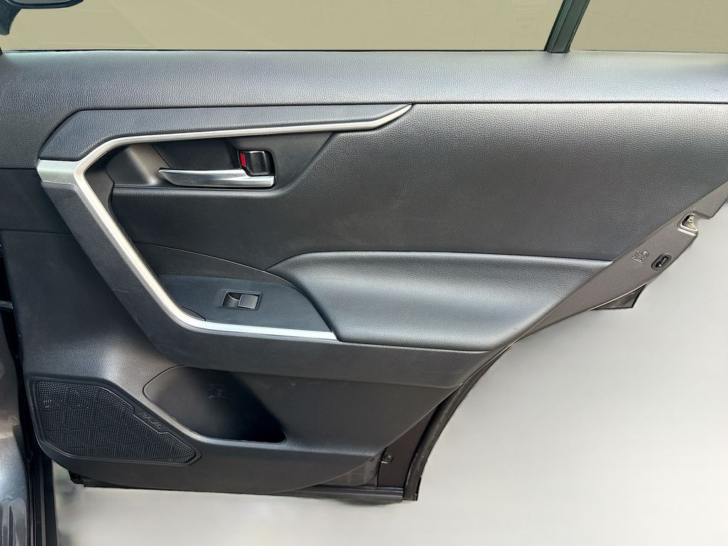 Thumbnail: 2021 Toyota RAV4 - 27