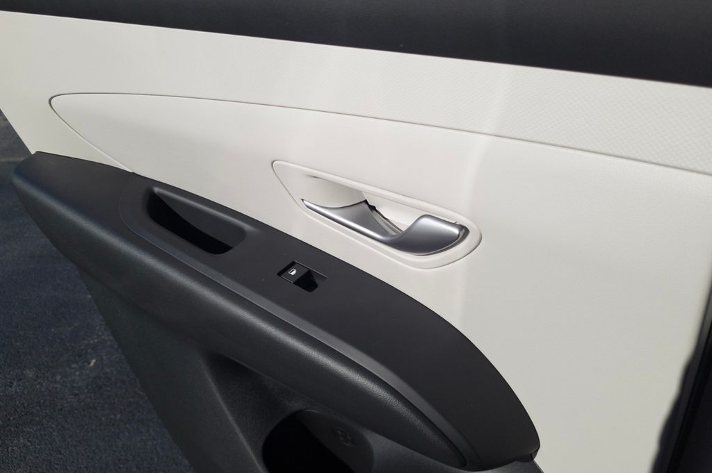 New 2026 White Hyundai SEL Plus image 21