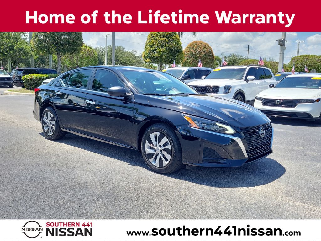 Super Black 2025 Nissan Altima Sedan Front-Wheel Drive Continuously Variable Transmission