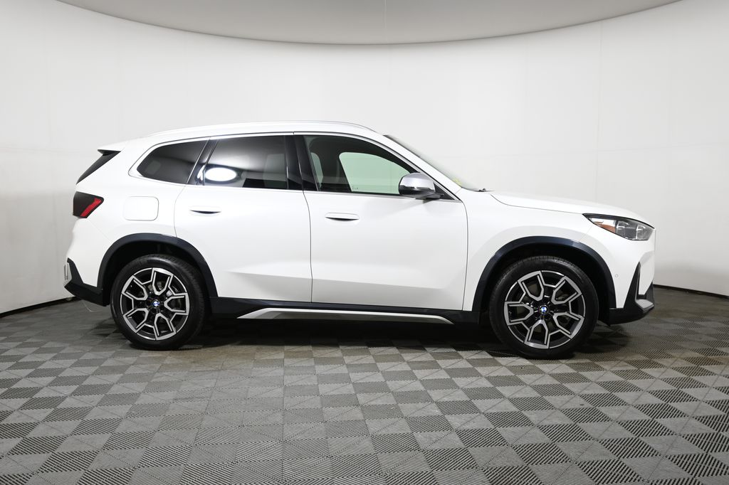 Thumbnail: 2023 BMW X1 - 8