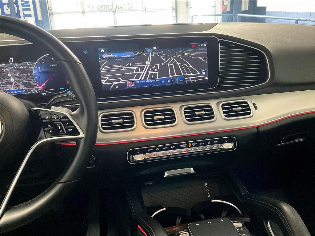 2025 Mercedes-Benz GLE — photo 18
