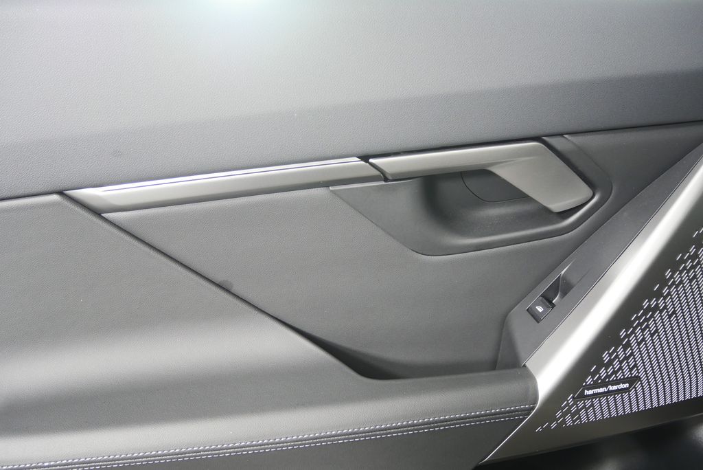 Thumbnail: 2024 BMW 5 Series - 14