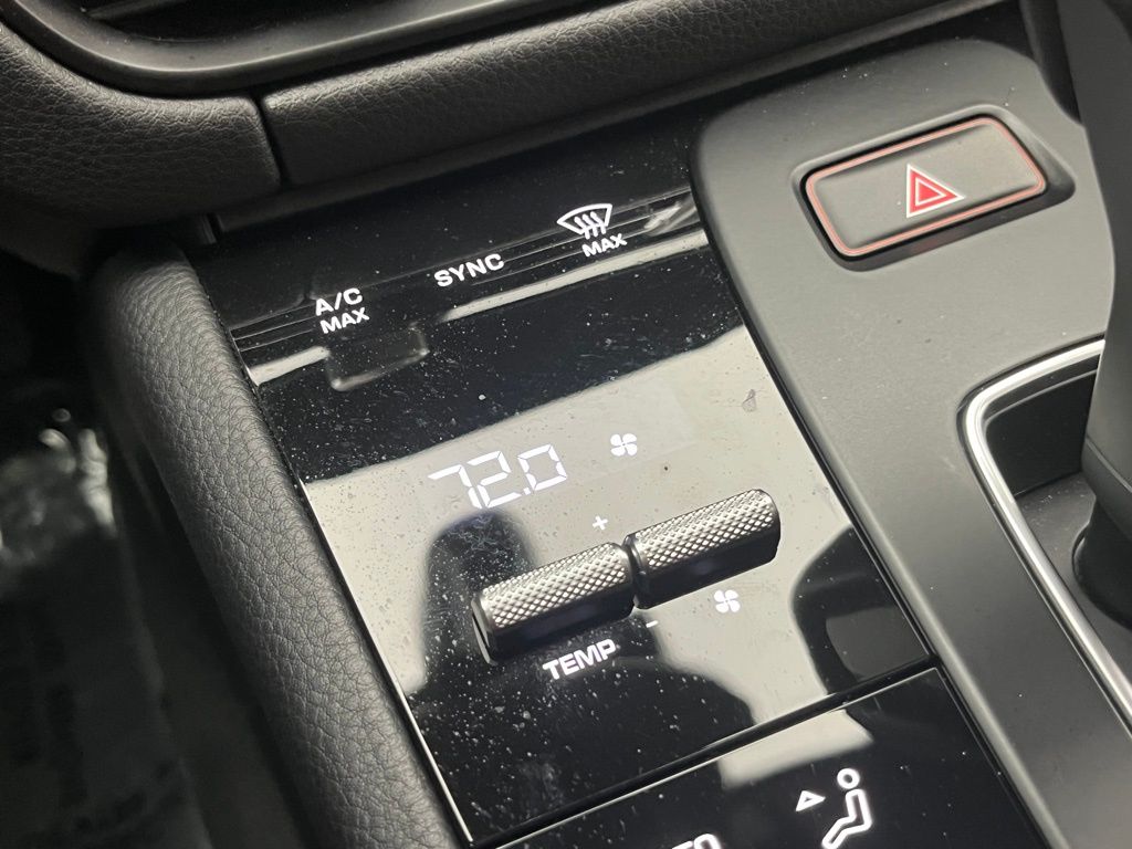 Thumbnail: 2025 Porsche Macan - 16