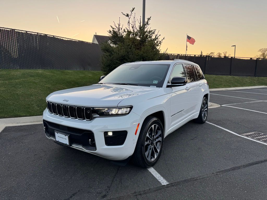 2022 Jeep Grand Cherokee Overland -
                West Long Branch, NJ