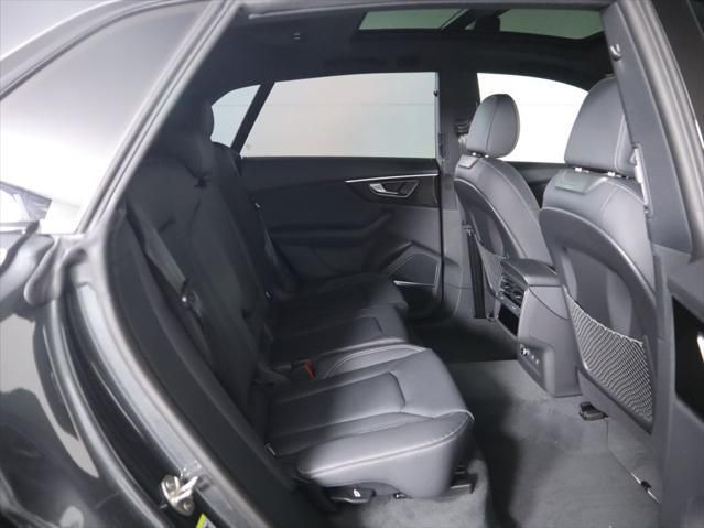 Thumbnail: 2026 Audi Q8 - 24