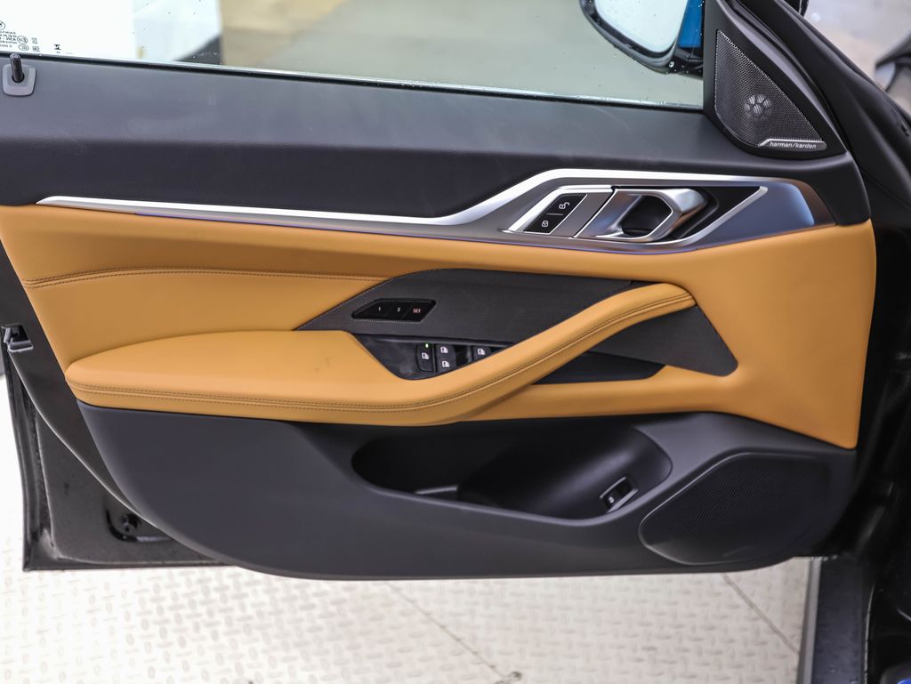 Thumbnail: 2025 BMW i4 - 9