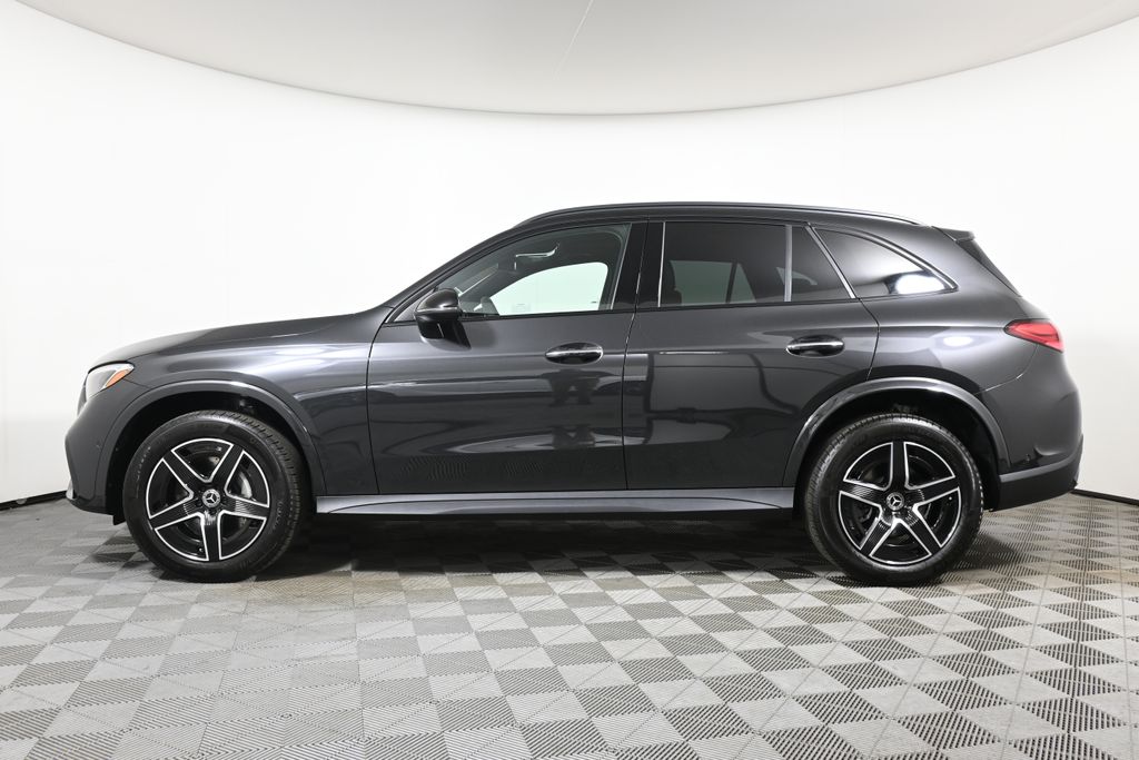 2025 Mercedes-Benz GLC 300 2