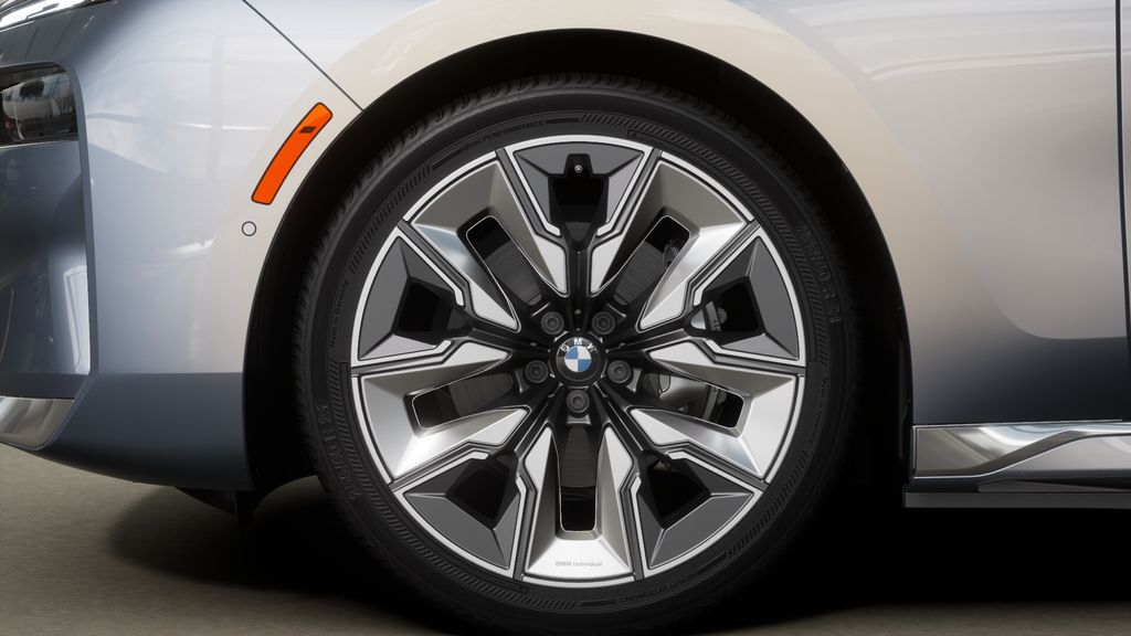 Thumbnail: 2026 BMW i7 - 29