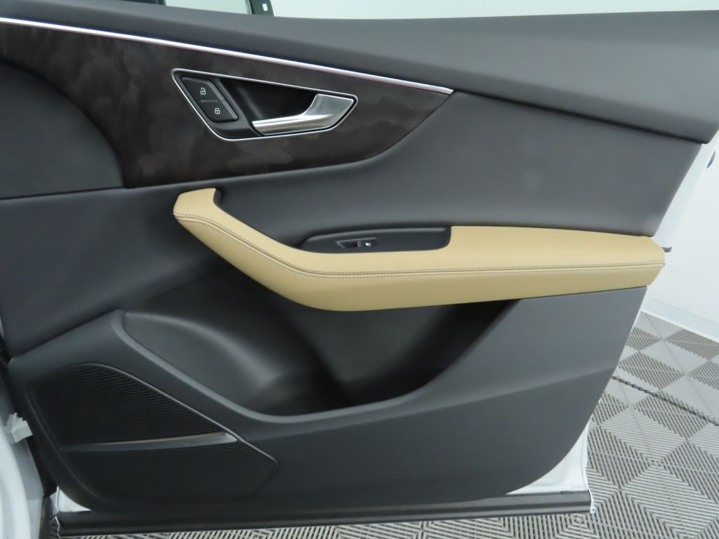 2025 Audi Q7  27