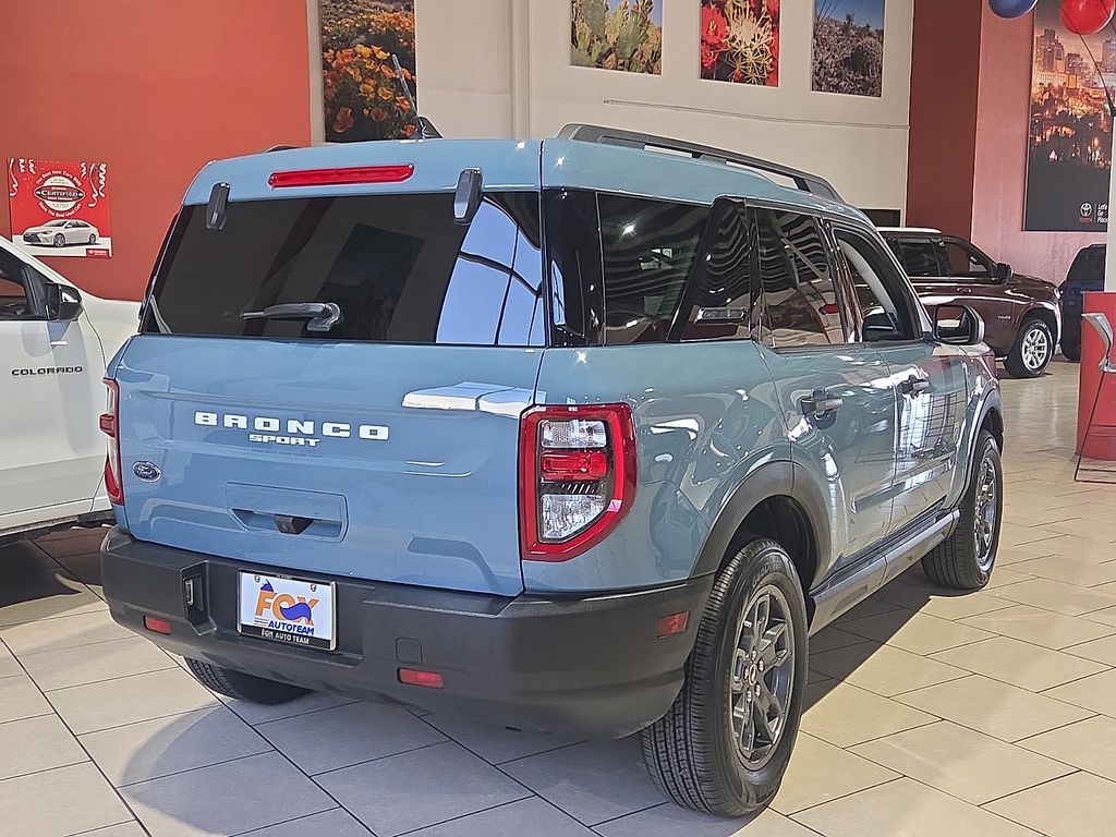 View vehicle photo 4