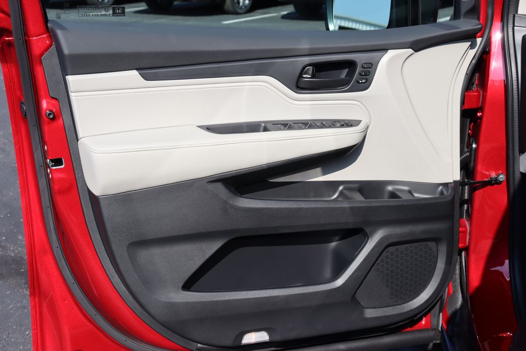 Thumbnail: 2026 Honda Odyssey - 28