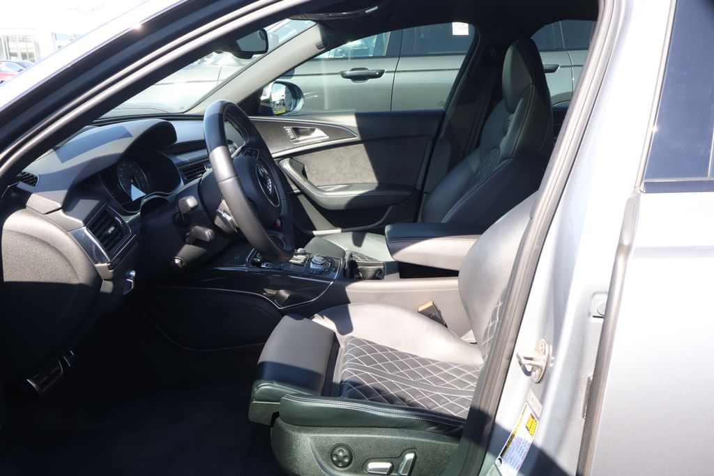 Thumbnail: 2016 Audi S6 - 10