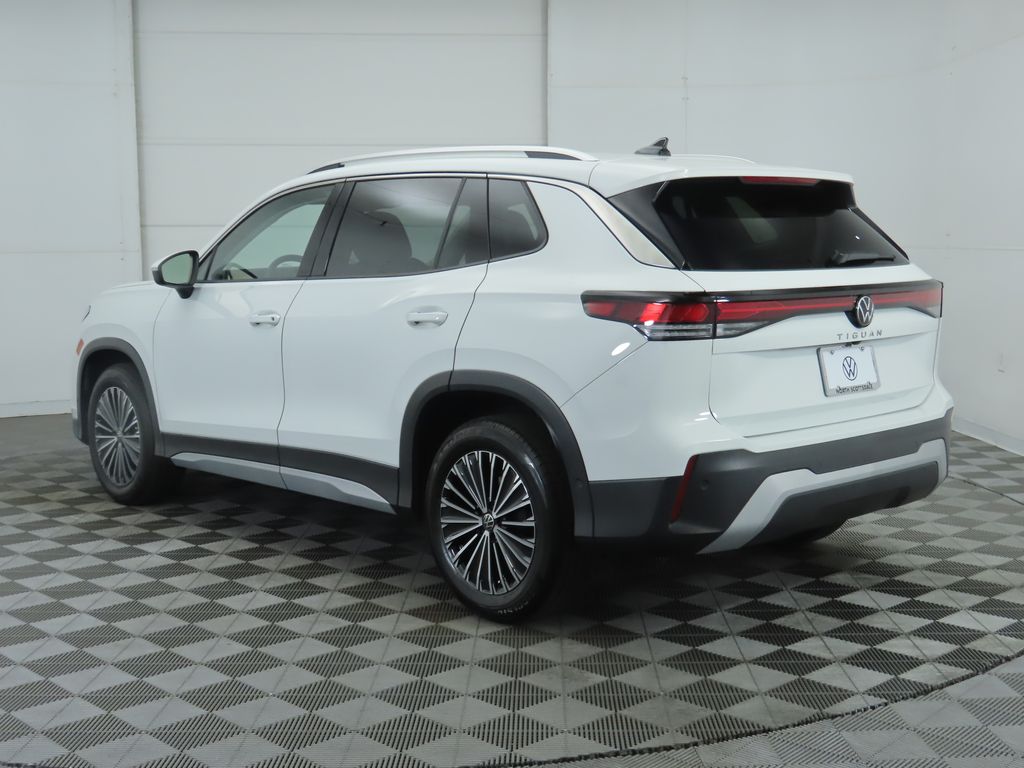 Thumbnail: 2025 Volkswagen Tiguan - 8