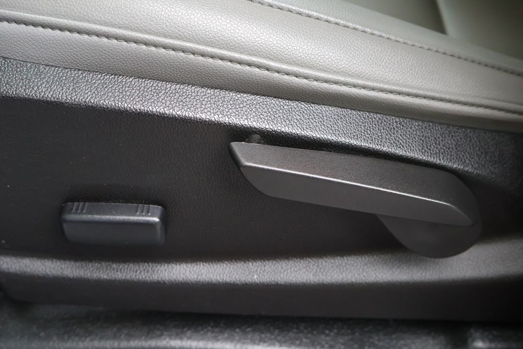 Thumbnail: 2019 Chevrolet Colorado - 17