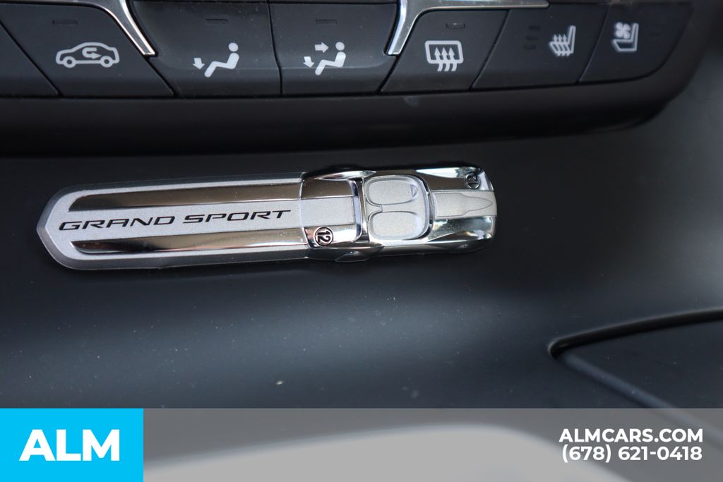 Used 2019 White Chevrolet Grand Sport image 33