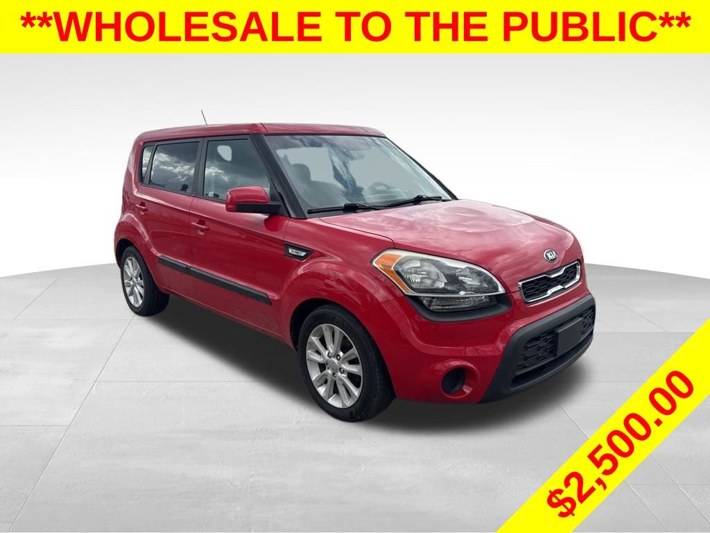 Molten 2013 Kia Soul Base Wagon Front-Wheel Drive 6-Speed Automatic