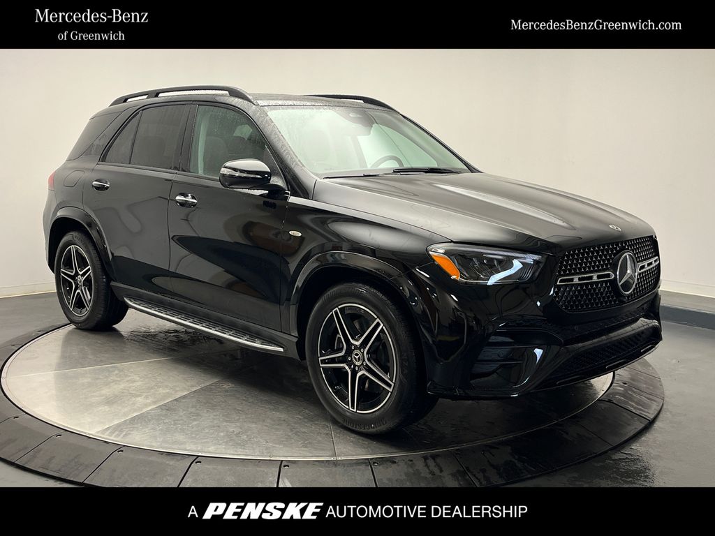 2025 Mercedes-Benz GLE 450 Hero Image