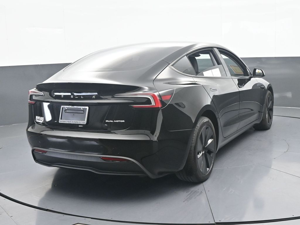 Used 2025  Tesla Long Range image 5