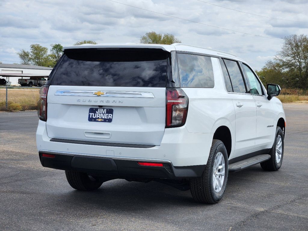 2024 Chevrolet Suburban LS 3