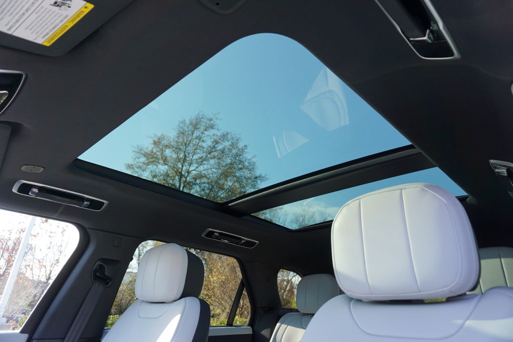 Thumbnail: 2025 Land Rover Range Rover Sport - 12