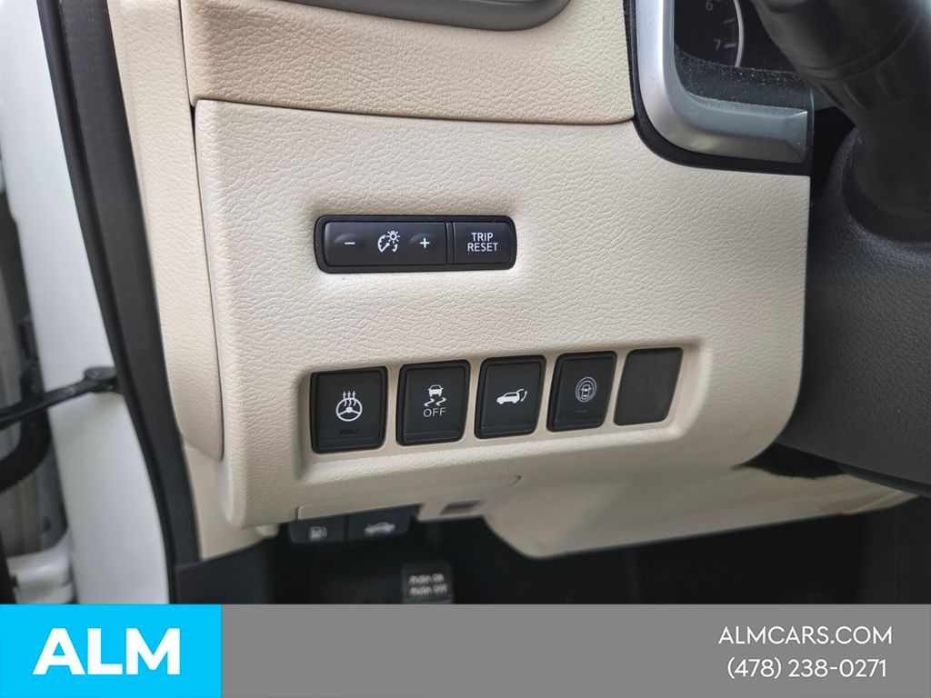 Used 2021 White Nissan SL image 26